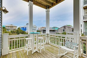 Walk to Beach: Coastal Carolina Home w/ Decks!