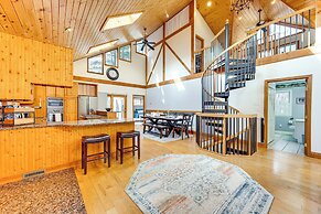 Walk to White Lake State Park: Gem w/ Ski Locker!