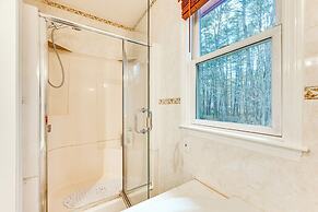Walk to White Lake State Park: Gem w/ Ski Locker!