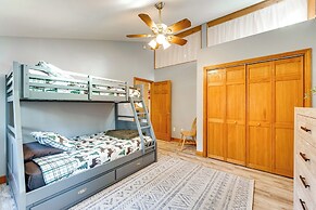 Walk to White Lake State Park: Gem w/ Ski Locker!