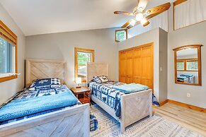 Walk to White Lake State Park: Gem w/ Ski Locker!