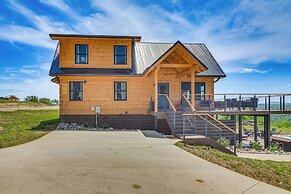 Stunning Hilham Home w/ Hot Tub, Views & Fire Pit!
