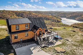 Stunning Hilham Home w/ Hot Tub, Views & Fire Pit!