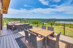 Stunning Hilham Home w/ Hot Tub, Views & Fire Pit!