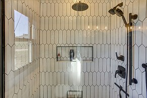 Stunning Hilham Home w/ Hot Tub, Views & Fire Pit!