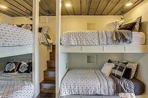 Stunning Hilham Home w/ Hot Tub, Views & Fire Pit!