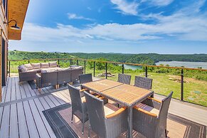 Stunning Hilham Home w/ Hot Tub, Views & Fire Pit!