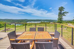 Stunning Hilham Home w/ Hot Tub, Views & Fire Pit!