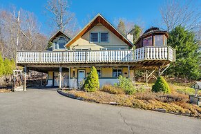 1 Mi to Story Land: Spacious Home w/ Mtn Views!