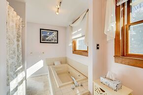 1 Mi to Story Land: Spacious Home w/ Mtn Views!