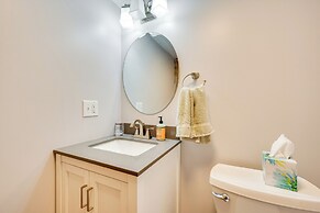 1 Mi to Story Land: Spacious Home w/ Mtn Views!