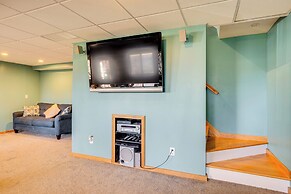 1 Mi to Story Land: Spacious Home w/ Mtn Views!