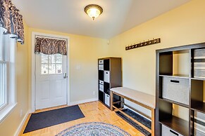 1 Mi to Story Land: Spacious Home w/ Mtn Views!