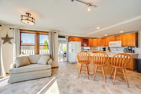 1 Mi to Story Land: Spacious Home w/ Mtn Views!