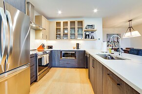 Ski-in/out Townhome w/ Views at Okemo Resort!