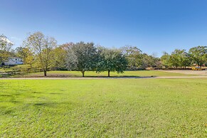 Walk to Downtown & Coffee Shop: Thomasville Escape