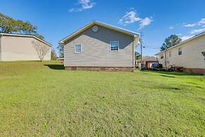 Walk to Downtown & Coffee Shop: Thomasville Escape