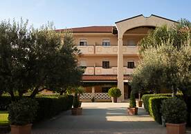 Madama club village