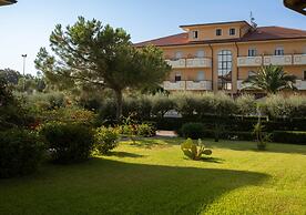 Madama club village