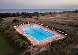 Madama club village
