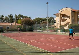 Madama club village