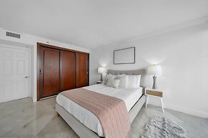 Unforgettable Waterside Next to Art Basel Context