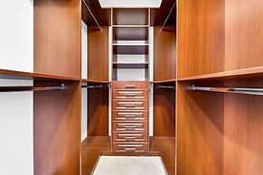 Unforgettable Waterside Next to Art Basel Context