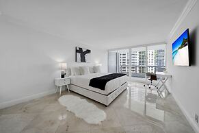 Unforgettable Waterside Next to Art Basel Context