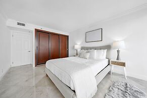 Unforgettable Waterside Next to Art Basel Context