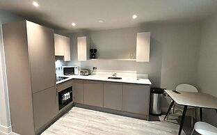 Chic Studio in Bracknell at Convenient Location