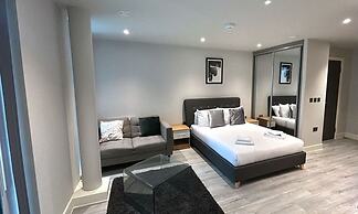 Chic Studio in Bracknell at Convenient Location