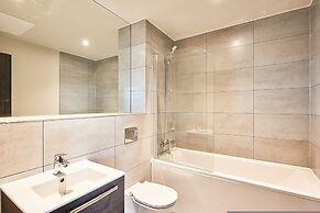 Chic Studio in Bracknell at Convenient Location