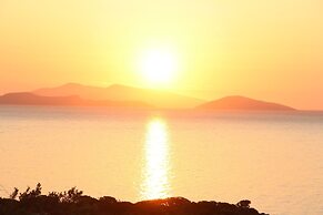 Villa Rouvis With Outdoor Hot Tub