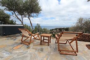 Villa Rouvis With Outdoor Hot Tub