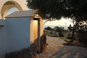 Villa Rouvis With Outdoor Hot Tub