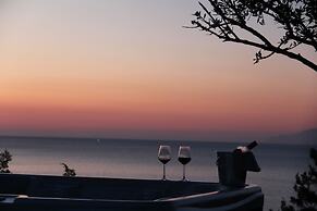 Villa Rouvis With Outdoor Hot Tub