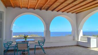 Villa Rouvis With Outdoor Hot Tub