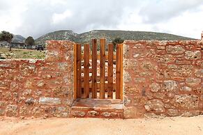 Villa Rouvis With Outdoor Hot Tub