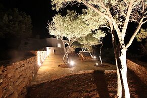 Villa Rouvis With Outdoor Hot Tub