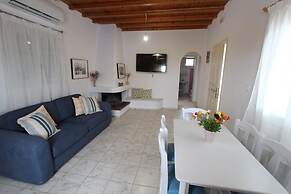 Villa Rouvis With Outdoor Hot Tub