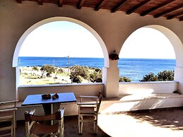 Villa Rouvis With Outdoor Hot Tub