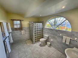 Villa Isabella Discovery Bay