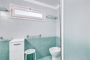 Spanish Steps Spacious Apartment