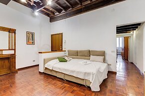 Spanish Steps Spacious Apartment