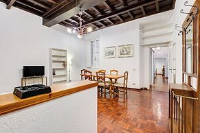 Spanish Steps Spacious Apartment