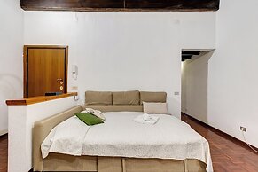 Spanish Steps Spacious Apartment