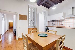 Spanish Steps Spacious Apartment