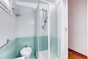 Spanish Steps Spacious Apartment