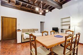 Spanish Steps Spacious Apartment