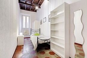 Spanish Steps Spacious Apartment